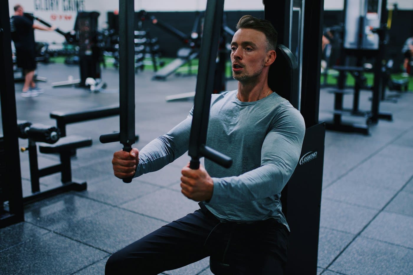 Niko, the METRON Fitness trainer, in the gym